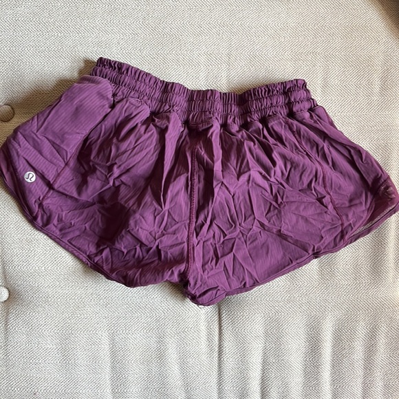 Lululemon hotty hot short - Picture 2 of 3